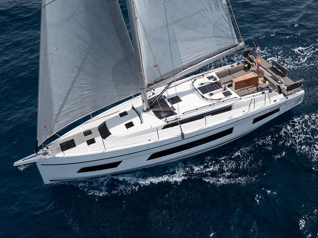 Madona — Dufour 41